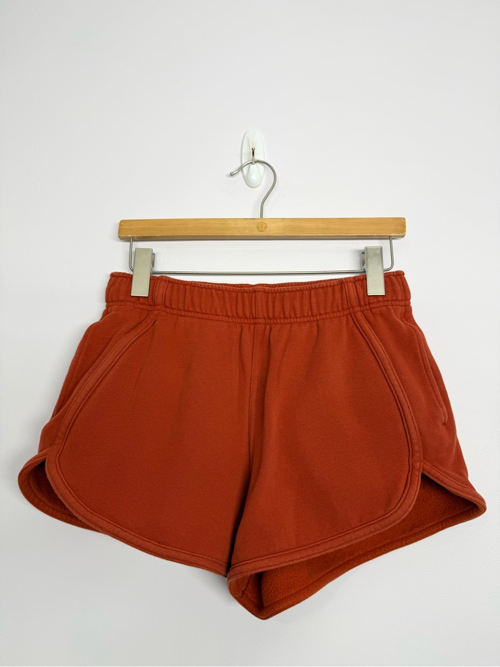 57: Lululemon Scuba Mid-Rise Oversized Short 3" *Trim Autumn Rust Sz Small